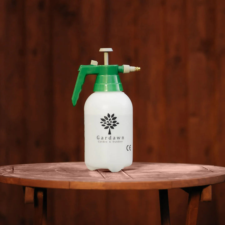 1.5L garden sprayer featuring a decorative tree design